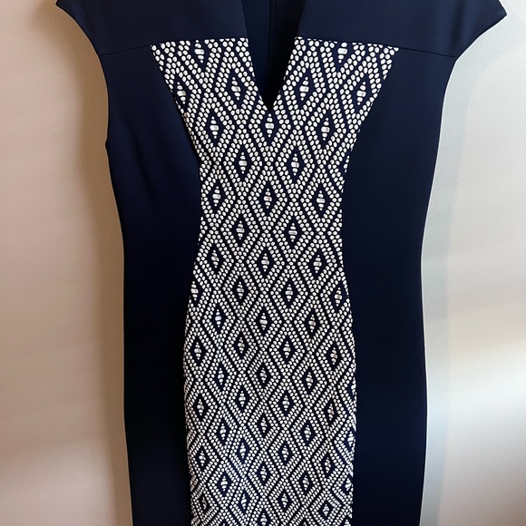 Women’s dress perfect for work or dinner wore once in EUC Size 12 - Picture 4 of 6